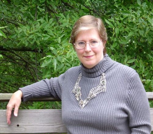 Headshot of Lois McMaster Bujold 